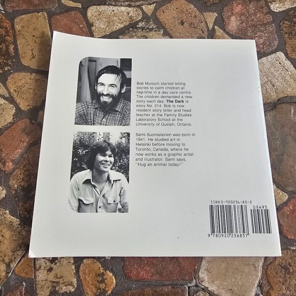 The Dark By Robert N. Munsch & Sami Suomalainen Vintage Children's Book - Picture 2 of 6